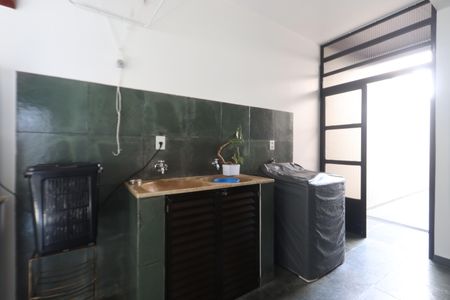Casa à venda com 310m², 3 quartos e 4 vagasLavanderia