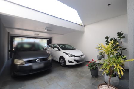 Casa à venda com 310m², 3 quartos e 4 vagas Casa à venda com 310m², 3 quartos e 4 vagasGaragem