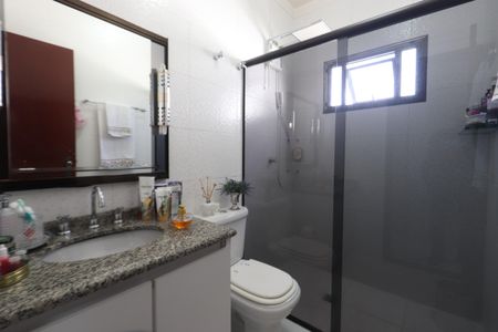 Casa à venda com 310m², 3 quartos e 4 vagasBanheiro Social