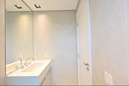 Apartamento à venda com 115m², 2 quartos e 2 vagasBanheiro da Suíte 1