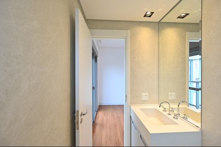 Apartamento à venda com 115m², 2 quartos e 2 vagasBanheiro da Suíte 2