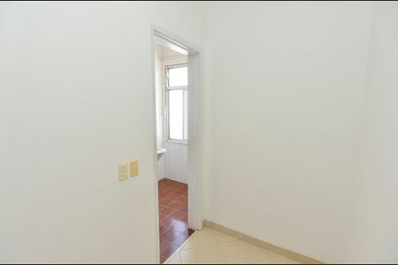 Apartamento à venda com 81m², 2 quartos e 1 vaga Apartamento à venda com 81m², 2 quartos e 1 vagaQuarto de Serviço