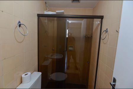 Apartamento à venda com 81m², 2 quartos e 1 vaga Apartamento à venda com 81m², 2 quartos e 1 vagaBanheiro Social