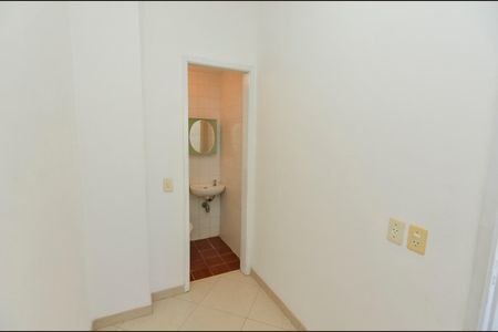 Apartamento à venda com 81m², 2 quartos e 1 vaga Apartamento à venda com 81m², 2 quartos e 1 vagaQuarto de Serviço