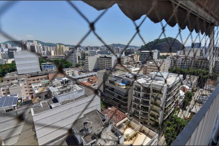 Apartamento à venda com 81m², 2 quartos e 1 vaga Apartamento à venda com 81m², 2 quartos e 1 vagaSala