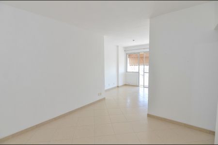 Apartamento à venda com 81m², 2 quartos e 1 vaga Apartamento à venda com 81m², 2 quartos e 1 vagaSala