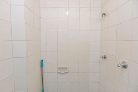Apartamento à venda com 81m², 2 quartos e 1 vaga Apartamento à venda com 81m², 2 quartos e 1 vagaBanheiro de Serviço