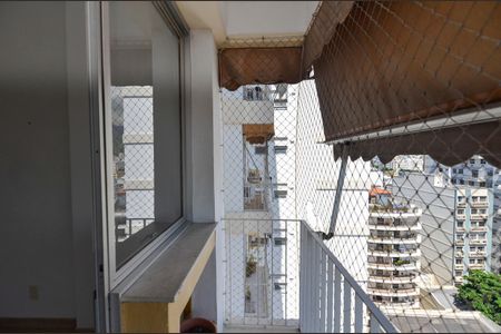 Apartamento à venda com 81m², 2 quartos e 1 vaga Apartamento à venda com 81m², 2 quartos e 1 vagaSala