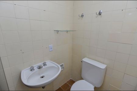 Apartamento à venda com 81m², 2 quartos e 1 vaga Apartamento à venda com 81m², 2 quartos e 1 vagaBanheiro da Suíte