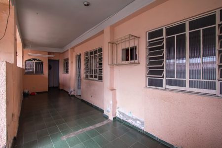 Casa para alugar com 32m², 2 quartos e 1 vagaQuintal