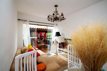 Sala de casa de condomínio para alugar com 2 quartos, 80m² em Chácara Pavoeiro, Cotia