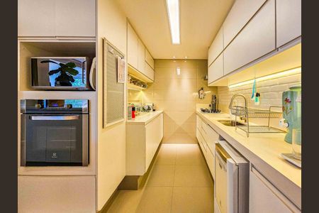 Apartamento à venda com 100m², 3 quartos e 2 vagas Apartamento à venda com 100m², 3 quartos e 2 vagasCozinha