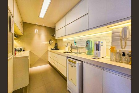 Apartamento à venda com 100m², 3 quartos e 2 vagas Apartamento à venda com 100m², 3 quartos e 2 vagasCozinha