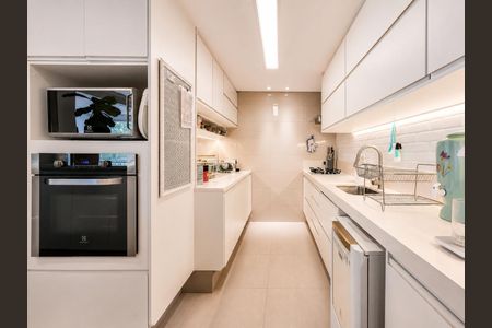 Apartamento à venda com 100m², 3 quartos e 2 vagas Apartamento à venda com 100m², 3 quartos e 2 vagasCozinha