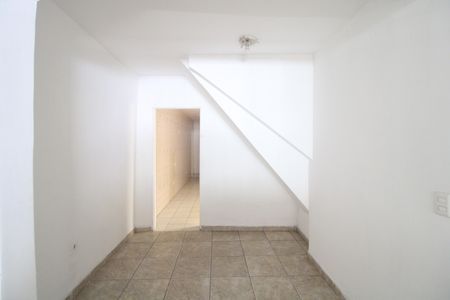 Sala / quarto de casa para alugar com 1 quarto, 60m² em Parque Cocaia, São Paulo