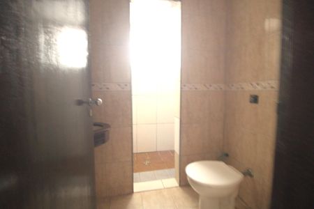 Banheiro de casa para alugar com 1 quarto, 60m² em Parque Cocaia, São Paulo