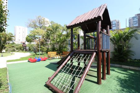 Apartamento à venda com 88m², 3 quartos e 2 vagasÁrea comum - Playground