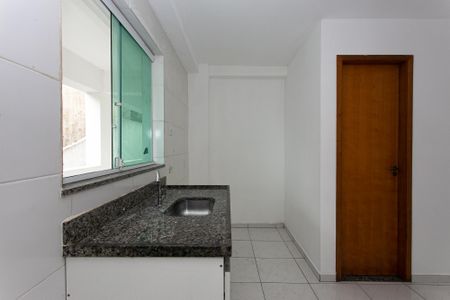 Cozinha de apartamento para alugar com 1 quarto, 30m² em Penha de França, São Paulo
