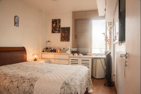 Apartamento à venda com 94m², 3 quartos e 1 vagaQuarto 2