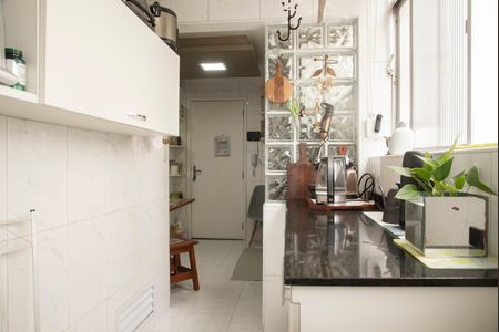 Apartamento à venda com 94m², 3 quartos e 1 vagaÁrea de Serviço