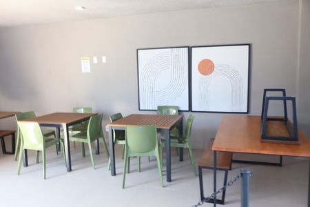 Apartamento à venda com 42m², 2 quartos e sem vagaÁrea comum - Salão de festas