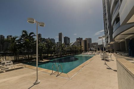 Apartamento para alugar com 90m², 2 quartos e 2 vagasÁrea comum - Piscina