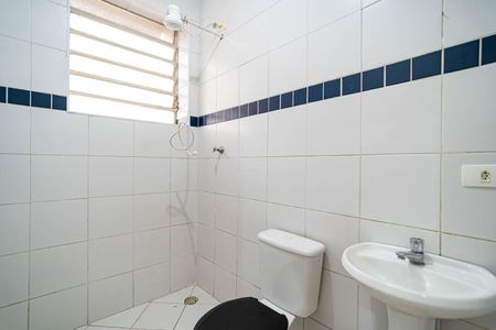 Studio para alugar com 32m², 1 quarto e sem vaga Studio para alugar com 32m², 1 quarto e sem vagaBanheiro