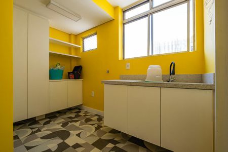 Apartamento à venda com 100m², 3 quartos e 2 vagasLavanderia