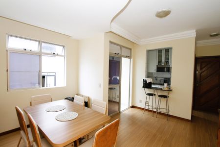 Apartamento à venda com 62m², 2 quartos e 2 vagasSala