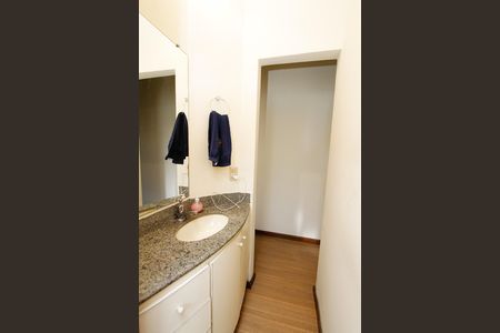 Apartamento à venda com 62m², 2 quartos e 2 vagasBanheiro Social