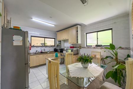 Casa à venda com 175m², 2 quartos e 2 vagasCozinha