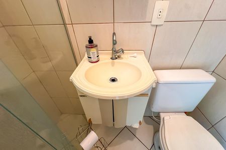 Casa à venda com 175m², 2 quartos e 2 vagasBanheiro de serviço