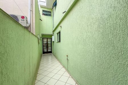 Casa à venda com 175m², 2 quartos e 2 vagasCorredor Lateral