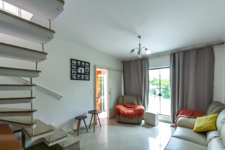 Sala de casa à venda com 2 quartos, 175m² em Jardim do Mar, São Bernardo do Campo