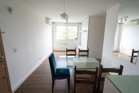 Sala de apartamento para alugar com 3 quartos, 68m² em Jardim Carvalho, Porto Alegre