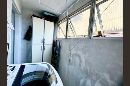 Apartamento para alugar com 70m², 2 quartos e 1 vagaÁrea de Serviço