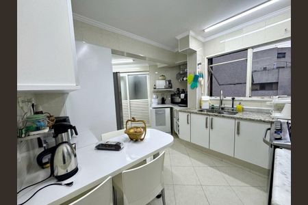 Apartamento para alugar com 323m², 4 quartos e 4 vagas