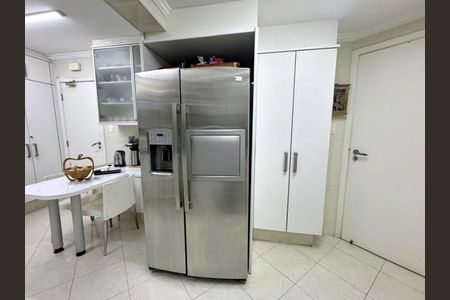 Apartamento para alugar com 323m², 4 quartos e 4 vagas