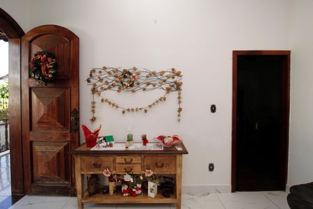 Casa à venda com 220m², 5 quartos e 2 vagasSala