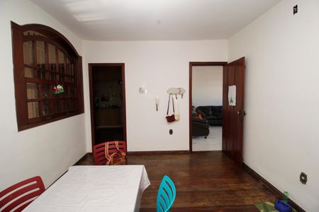 Casa à venda com 220m², 5 quartos e 2 vagasSala de Jantar