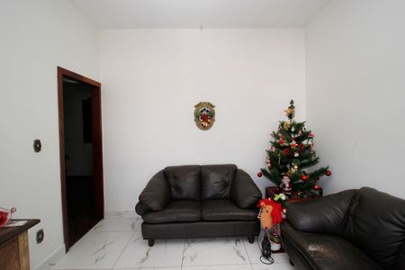 Casa à venda com 220m², 5 quartos e 2 vagasSala