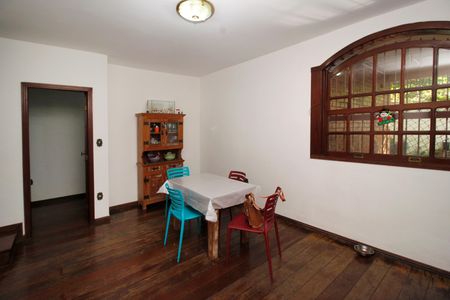 Casa à venda com 220m², 5 quartos e 2 vagasSala de Jantar