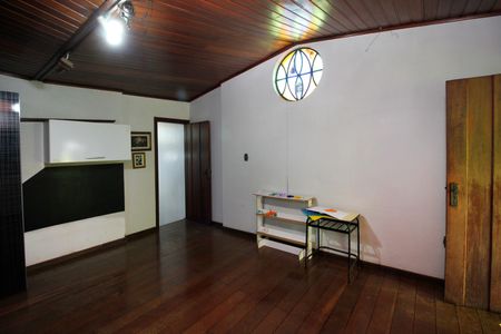 Casa à venda com 220m², 5 quartos e 2 vagasSala de Estar