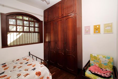 Casa à venda com 220m², 5 quartos e 2 vagasQuarto 3