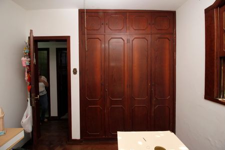 Casa à venda com 220m², 5 quartos e 2 vagasQuarto 5