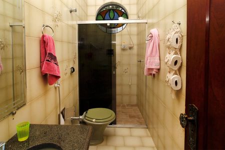 Casa à venda com 220m², 5 quartos e 2 vagasBanheiro