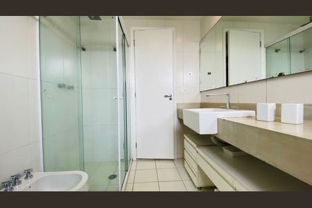 Apartamento para alugar com 150m², 2 quartos e 3 vagas