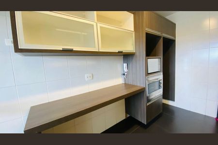 Apartamento para alugar com 150m², 2 quartos e 3 vagas