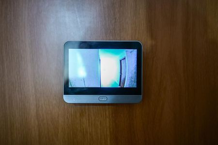 Olho Mágico  de apartamento para alugar com 2 quartos, 42m² em Parque Esmeralda, São Paulo