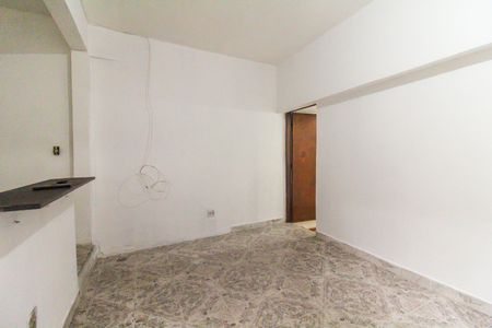 Sala de casa para alugar com 2 quartos, 84m² em Vila Carmosina, São Paulo